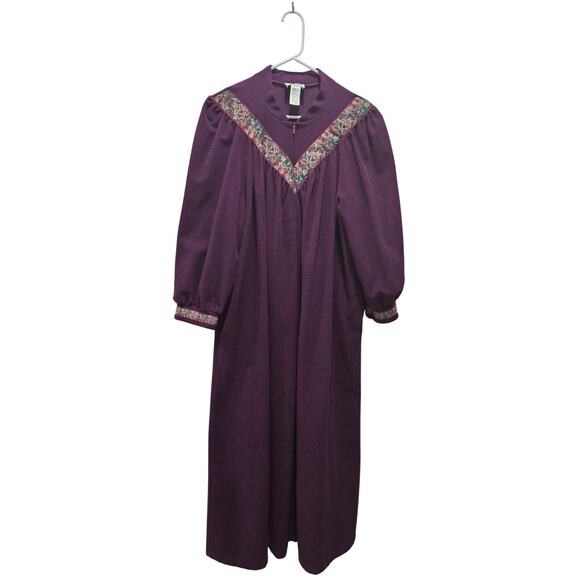 Vanity Fair Other - Vintage Vanity Fair Purple Velour Embroidered Tapestry Bathrobe Robe Housecoat L